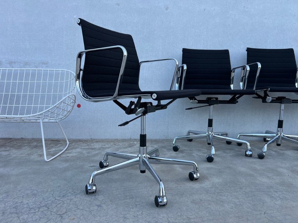 Vitra Eames EA117 hopsak bureaustoelen, 6x, Huis en Inrichting, Verzenden, Zo goed als nieuw, Zwart, Bureaustoel