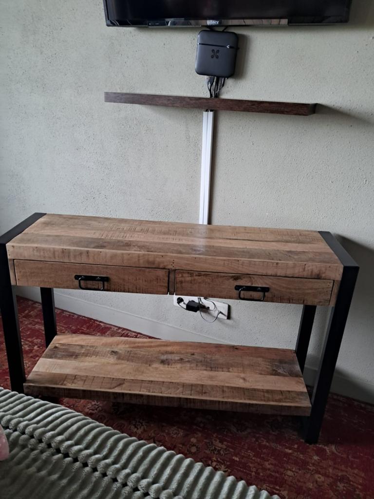 Muurtafel in mangohout, Huis en Inrichting, Tafels | Sidetables, Ophalen