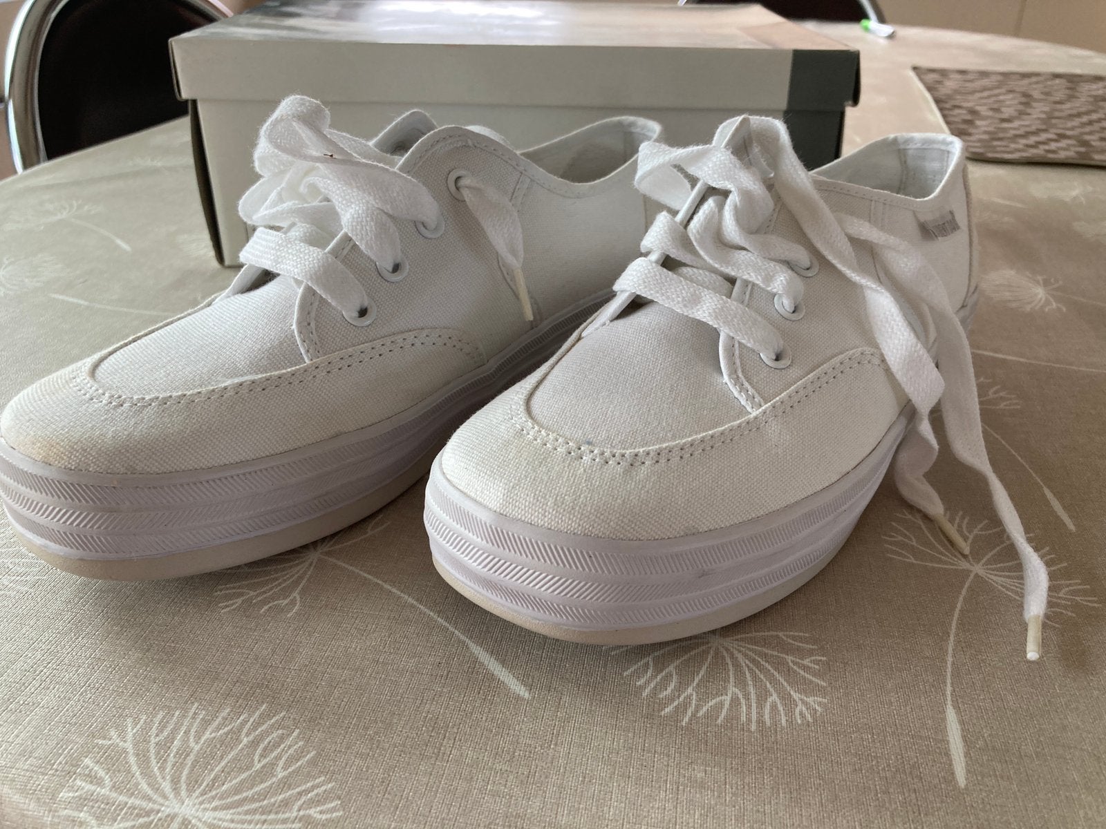 Witte sportieve schoenen Laurent David, Vêtements | Femmes, Neuf, Chaussures de sports, Enlèvement, Blanc