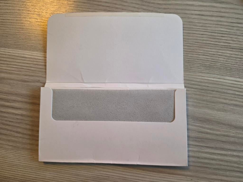 Apple Polishing Cloth with warranty and box, Computers en Software, Overige Computers en Software, Ophalen of Verzenden, Zo goed als nieuw