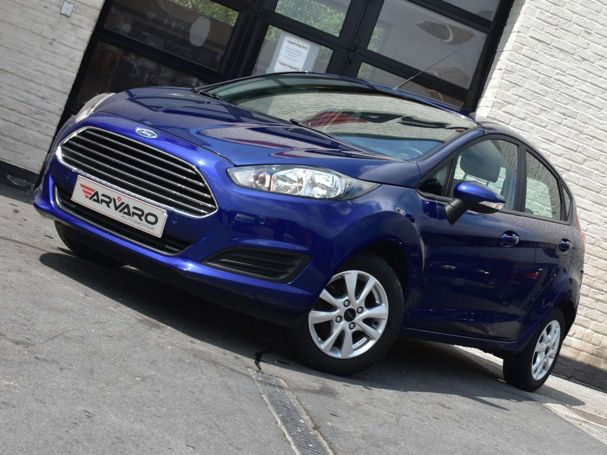 Ford Fiesta 1.25i Titanium / Verw Zetels / Airco / PDC / Alu, Auto's, Euro 5, Stof, Gebruikt, 4 cilinders
