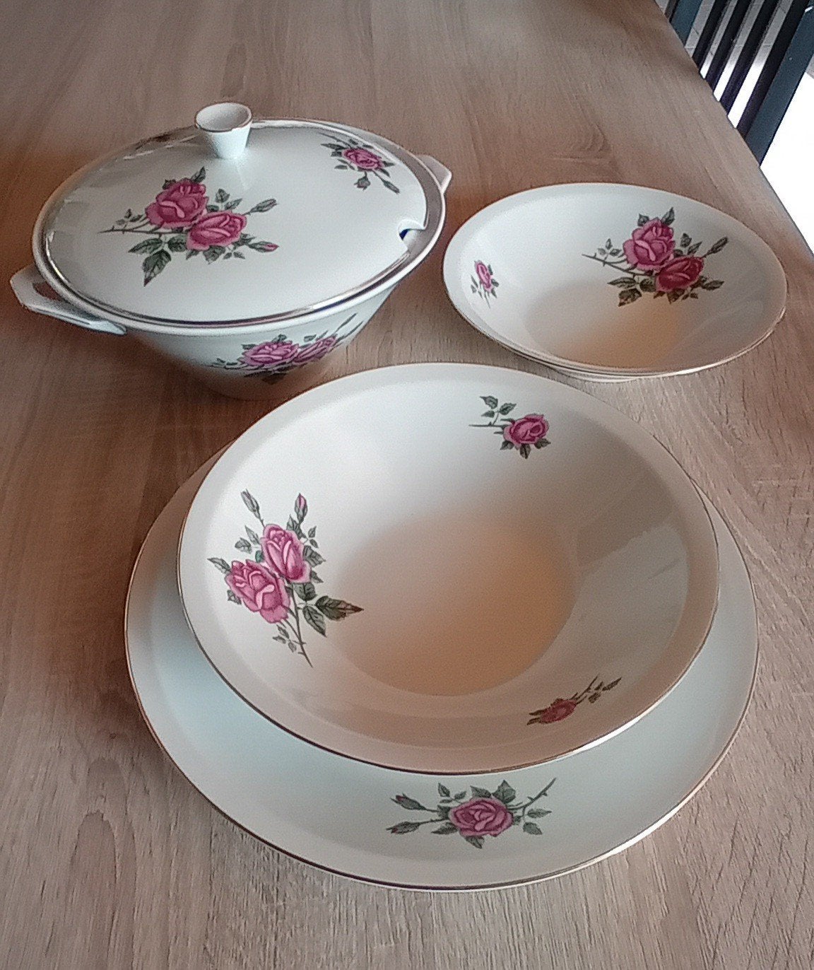 vintage porseleinen servies chodziez, Enlèvement, Vintage, Assiettes(s)