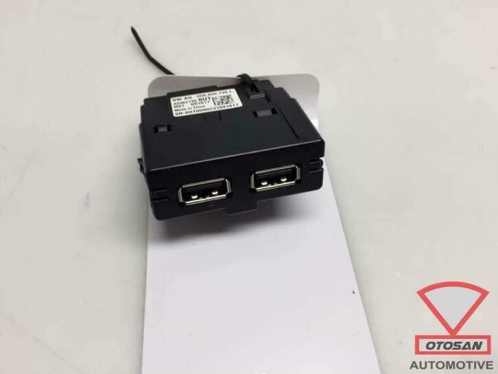 vw touareg 2018 vag usb hub aansluiting achter 5q0035726l, Auto-onderdelen, Gebruikt, Volkswagen, Volkswagen AG, Vw@volkswagen.de