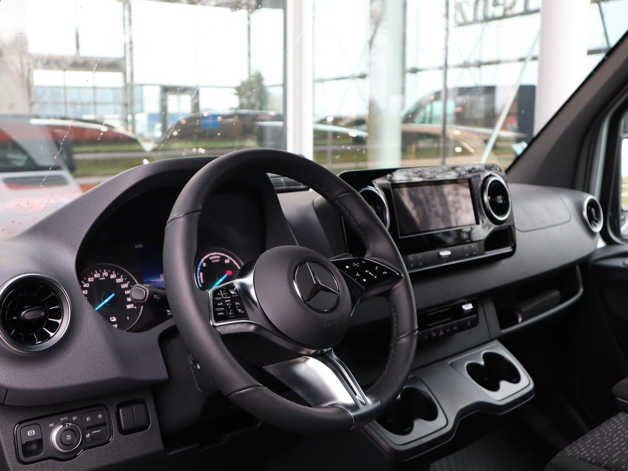 Mercedes-Benz eSprinter 320 L2 OPEN LAADBAK TREKHAAK, Autos, 81 kWh, Achat, Entreprise, Mercedes-Benz Certified