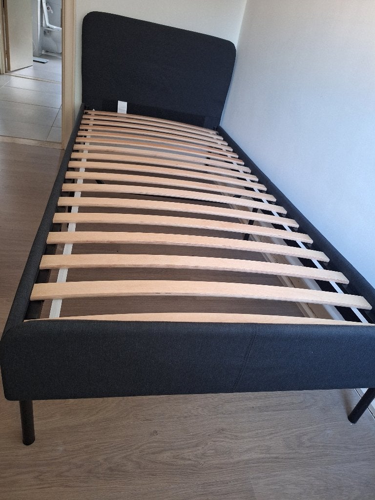 Bed ikea, Huis en Inrichting, Ophalen, 90 cm, Eenpersoons, Zwart