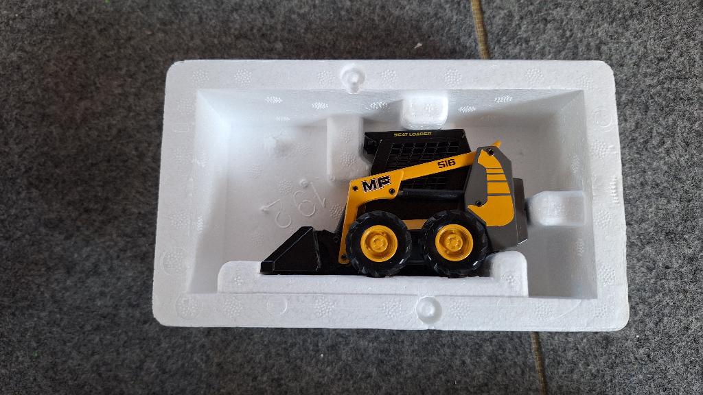 Joal 192 Massey Ferguson SKAT 516 schaal 1:32 NIEUW, Hobby en Vrije tijd, Modelauto's | 1:32, Ophalen, Nieuw, Overige typen, Joal