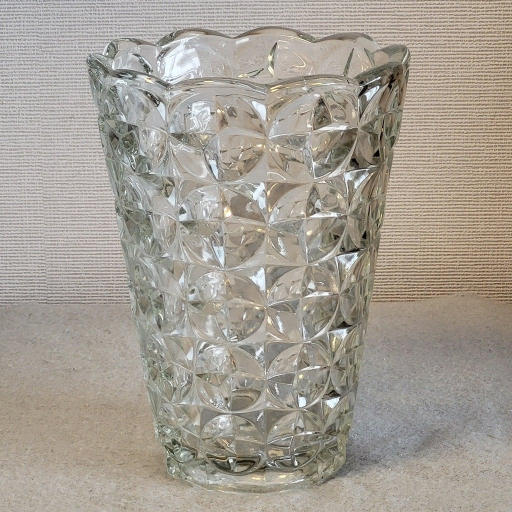 Magnifique vase art déco en verre pressé des années 1960, Enlèvement ou Envoi