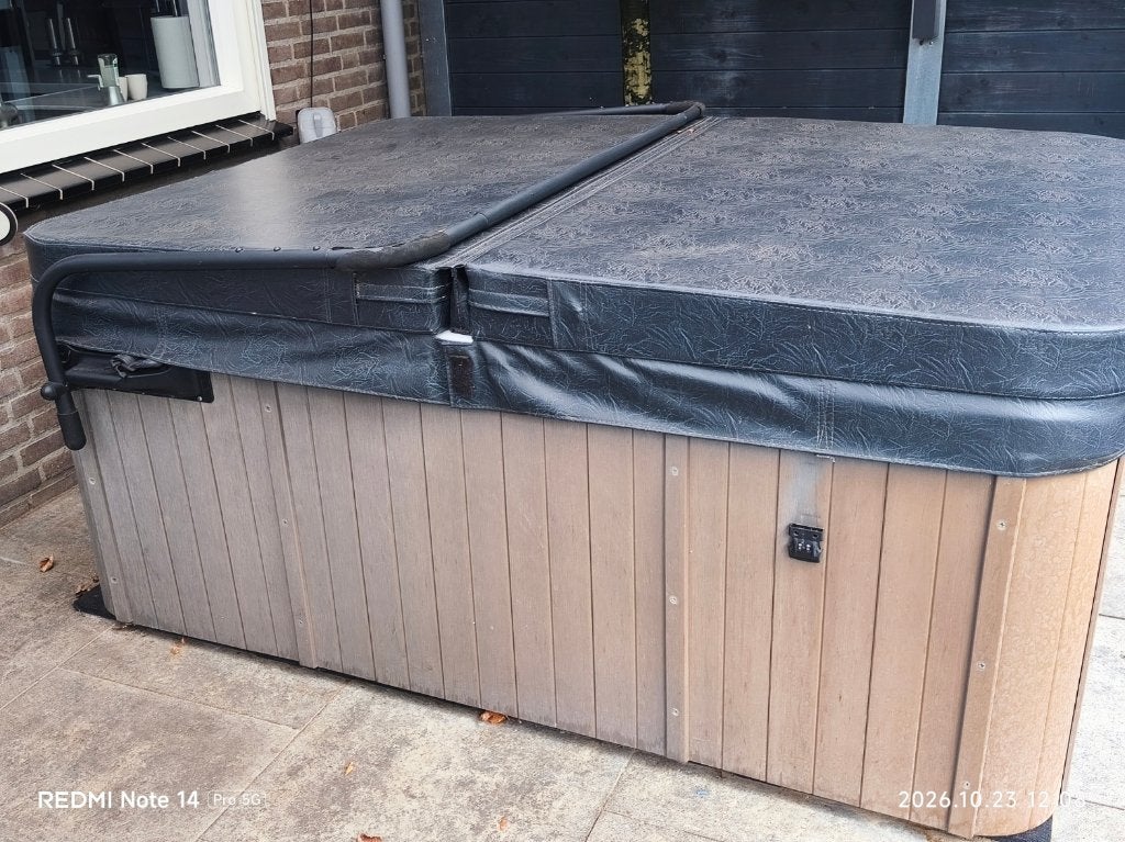 Jacuzzie Bilboa 2 persoons, Jardin & Terrasse, Enlèvement, Utilisé, Couverture, Fixé
