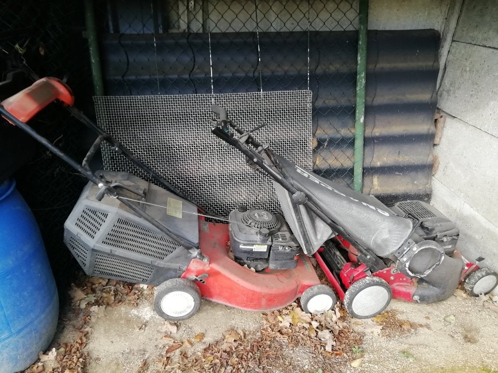 2x grasmachine met werk aan., Ophalen, Cirkelmaaier, Gebruikt, Opvangbak