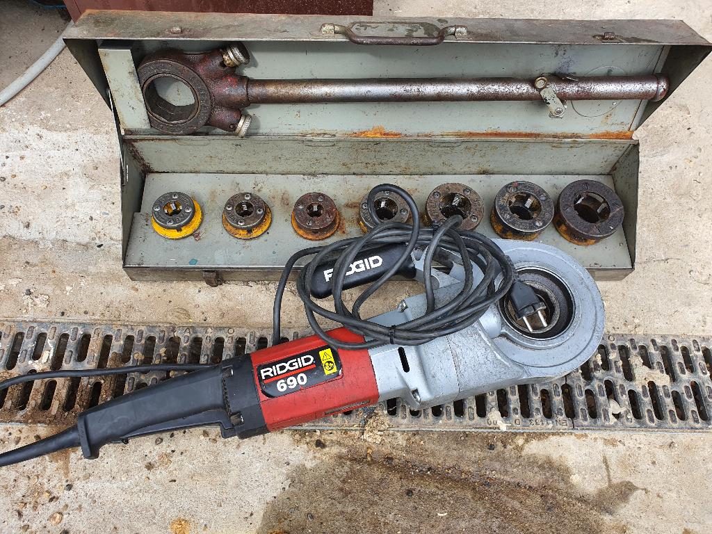 Machine de découpe de fil Ridgid 690 prof. set avec cliquet, Bricolage & Construction, Tours, 1000 mm ou plus, Enlèvement, Utilisé