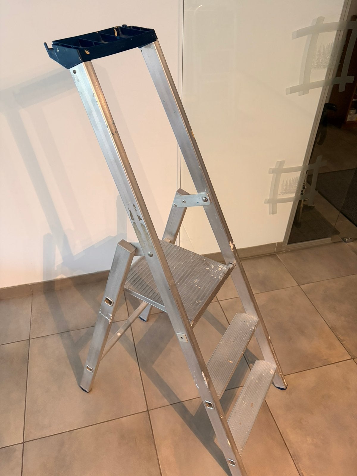 Stevige trapladder, Doe-het-zelf en Bouw, Ladders en Trappen, Ophalen, Zo goed als nieuw