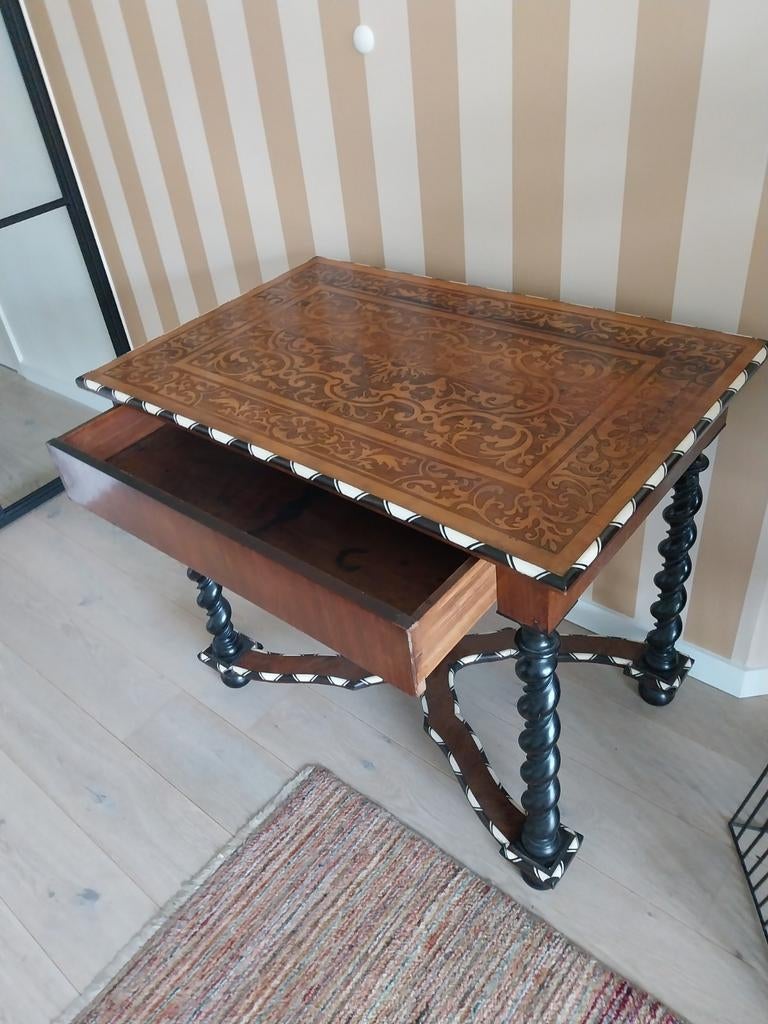 Table Rennaissancee fin du XVIIe siècle 1680-1720, Antiquités & Art, Antiquités | Meubles | Chaises & Canapés, Enlèvement