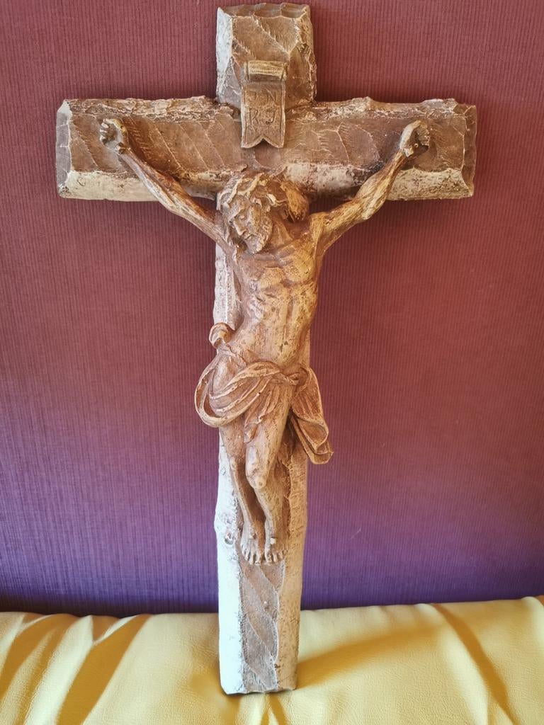 Crucifix ancien festonné à la main, Enlèvement