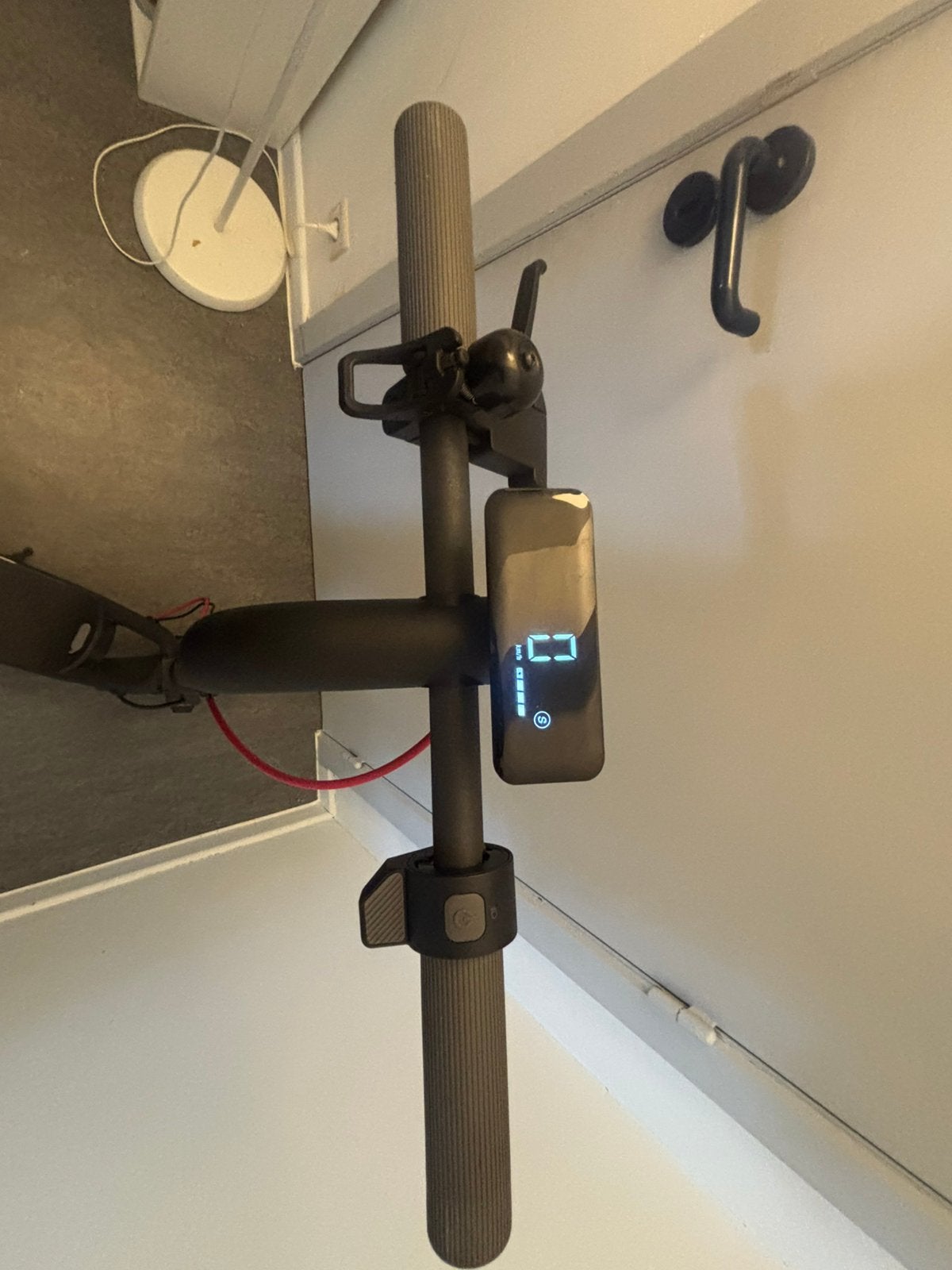 Navee 25 elektrische scooter, Fietsen en Brommers, Ophalen, Nieuw, Minder dan 30 km per accu