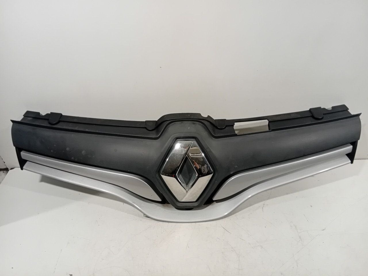Grille Renault Kangoo, Onderdelen@venauto.nl, Van der Ven Autorecycling B.V., Ettenseweg 76, 4706 PB Roosendaal, The Netherlands