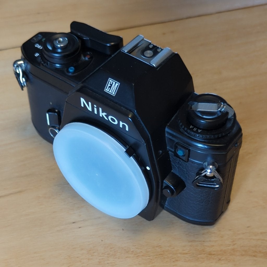 Nikon EM 35mm SLR, getest met film, super compact formaat, Ophalen of Verzenden, Gebruikt, Spiegelreflex, Nikon