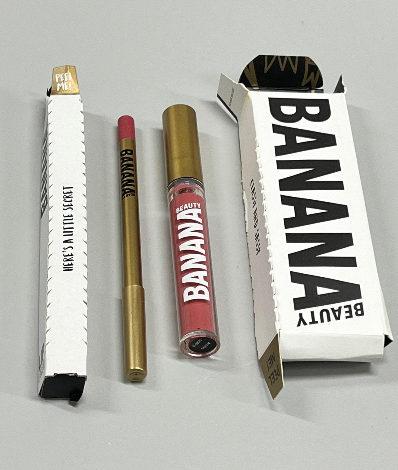 BANANA Beauty ALOHA LIPSTICK + ALOHA Gold Lipliner roze set, Handtassen en Accessoires, Uiterlijk | Cosmetica en Make-up, Lippen