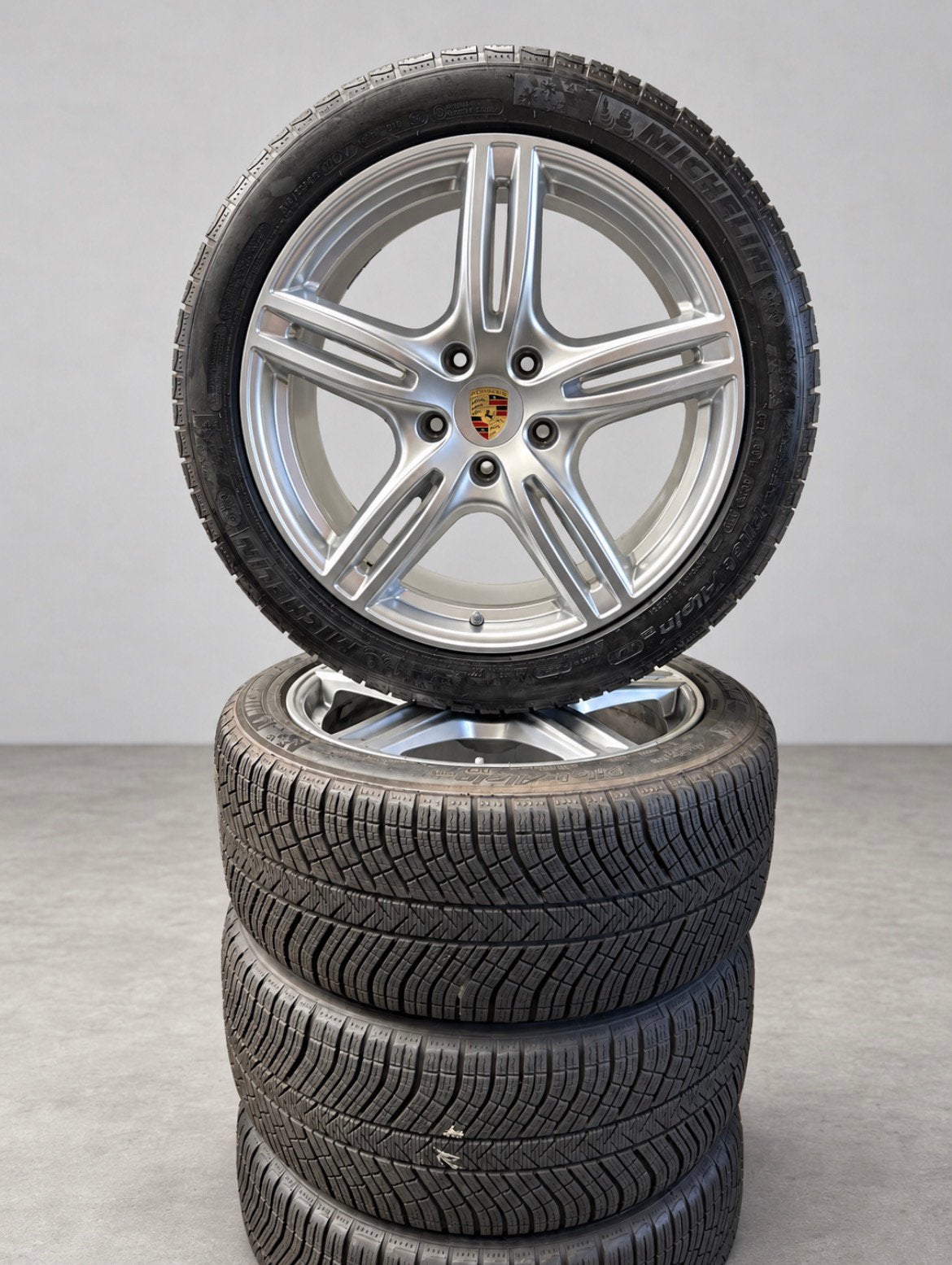 Porsche Cayenne 9Y – Design III – 20 inch winterset – zilver, Auto-onderdelen, Ophalen, Gebruikt, Winterbanden, 305 mm