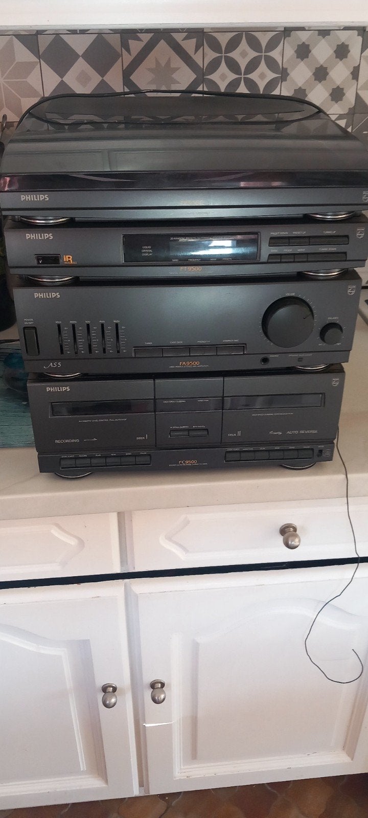 Radio, Enlèvement, Philips