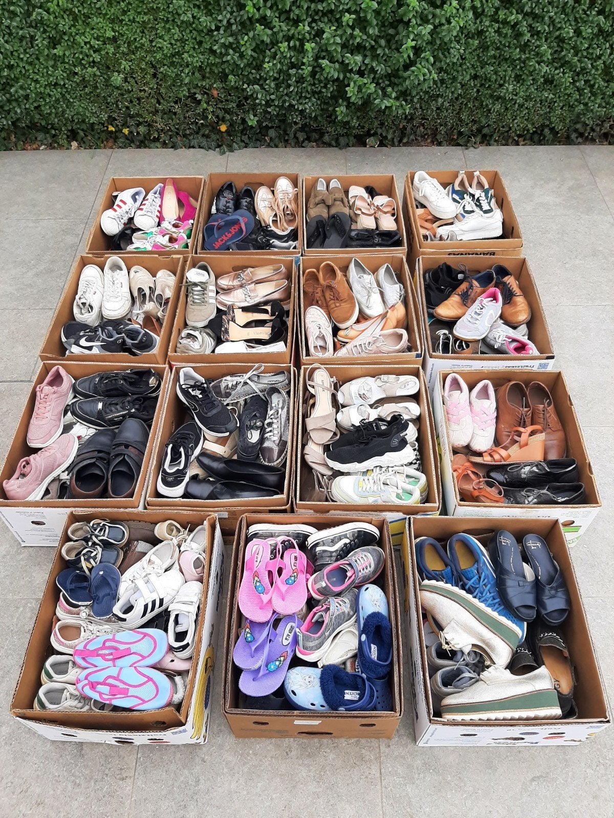 185 paires chaussures hommes, femmes, enfants , 5 photos, Enlèvement, Porté, Sneakers et Baskets