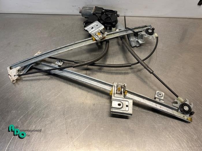 Ruitmechaniek 4Deurs links-voor van een Opel Meriva (Meriva, Gebruikt, -, -, Opel