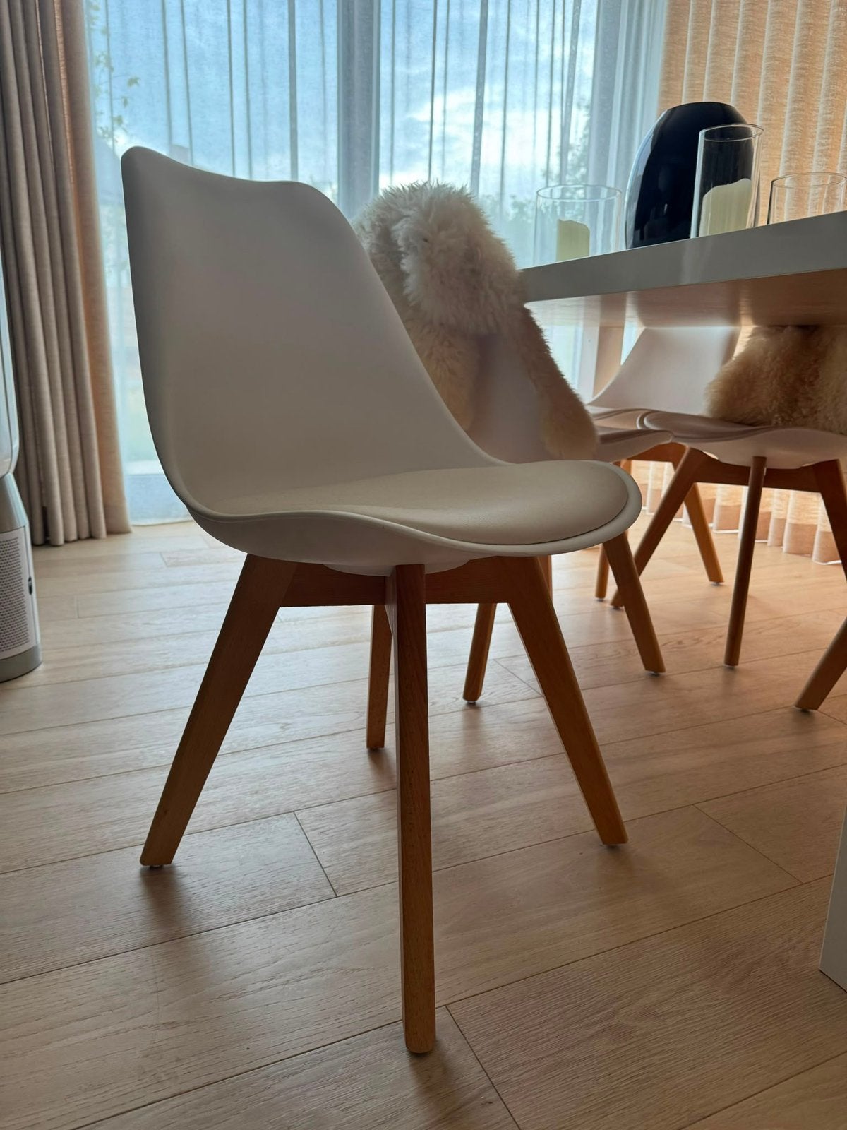 6 Scandinavische eetkamerstoelen - wit met houten poten, Ophalen, Zo goed als nieuw, Wit, Hout