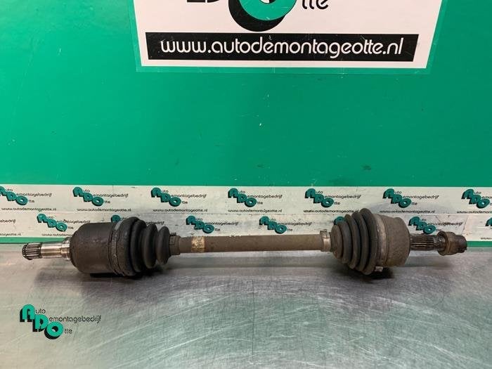 Arbre de transmission avant gauche d'un Fiat Punto (Punto 03, -, 3 mois de garantie, Utilisé, Fiat