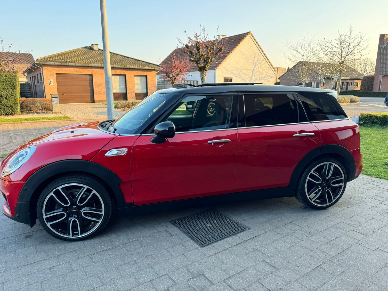 Mini Clubman S 2.0 benzine Automaat, Auto's, Stof, https://public.car-pass.be/vhr/e6985cda-5f89-422f-a070-a43546a3e0f0, 4 cilinders
