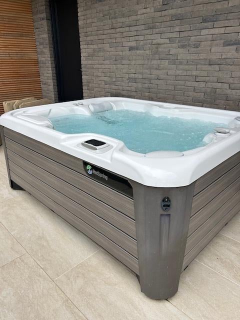 HOTSPRING JACUZZI JETSETTER, Jardin & Terrasse, Bains à remous et Spas, Enlèvement, Comme neuf, Pompe, Fixé