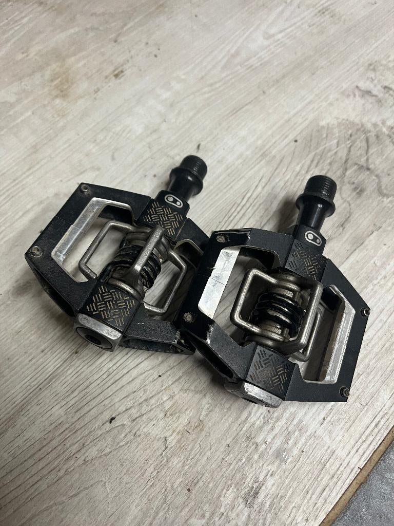 Pédales CrankBrothers, Enlèvement, Selle
