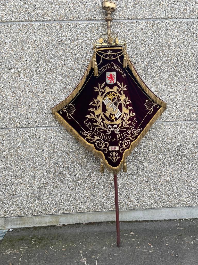 Etendart, Enlèvement, Comme neuf