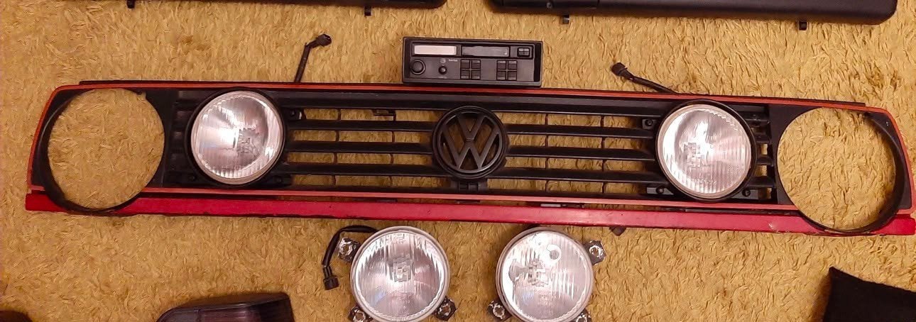 Je recherche une calandre à deux feux pour Golf 1/2 GTI, Autos, Volkswagen, Particulier, Achat, Golf