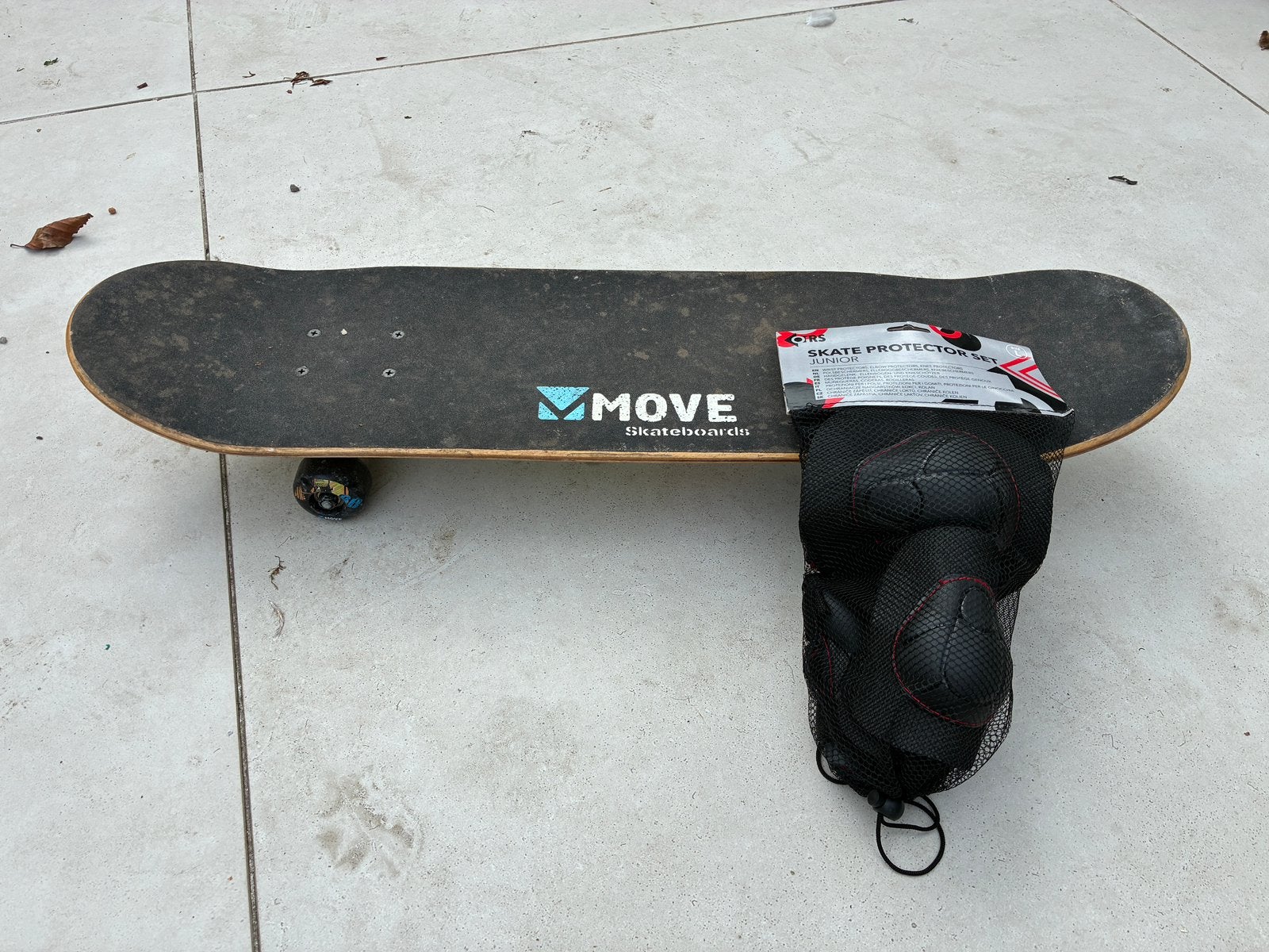Skateboard met bescherming!, Sports & Fitness, Enlèvement, Comme neuf, Skateboard