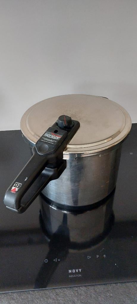 SEB Snelkookpan 8 Liter - Volledig Intact & Goed Onderhouden, Inox, Keramische plaat, Zo goed als nieuw, Ophalen