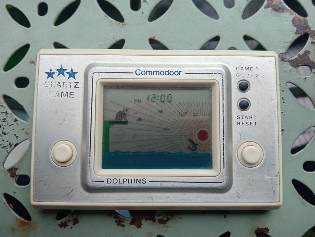 COMMODOOR LCD GAME DOLPHINS VINTAGE GOED WERKEND, Ophalen of Verzenden