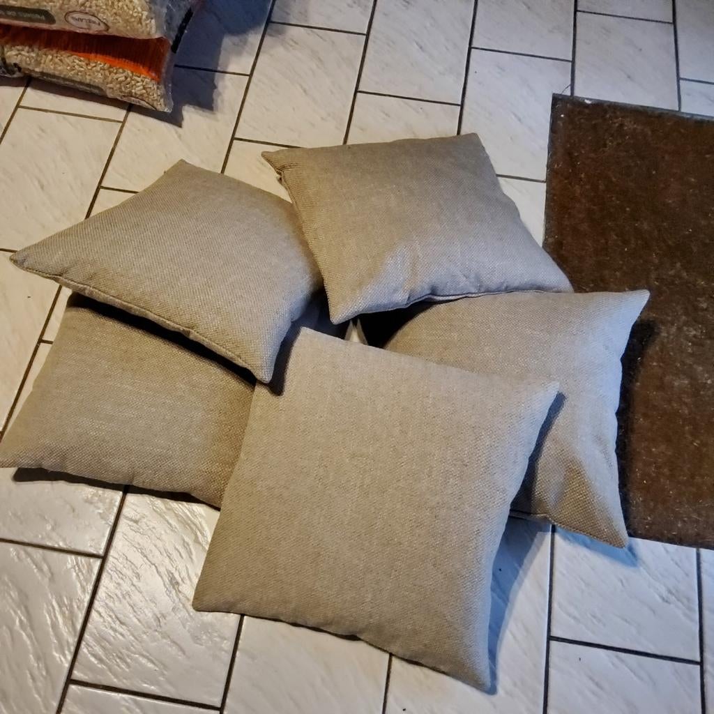 5 nieuwe kussens samen 10€, Huis en Inrichting, Woonaccessoires | Kussens, Ophalen