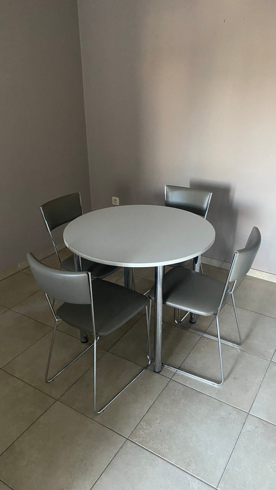 Keukentafel + 4 stoelen, Huis en Inrichting, Ophalen, Zo goed als nieuw