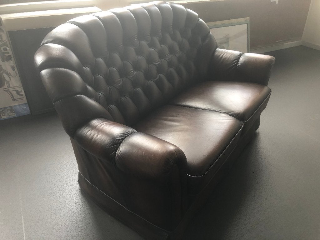 Canapé 2 places style Chesterfield, Maison & Meubles, Enlèvement ou Envoi, Chesterfield, Banc droit, Utilisé