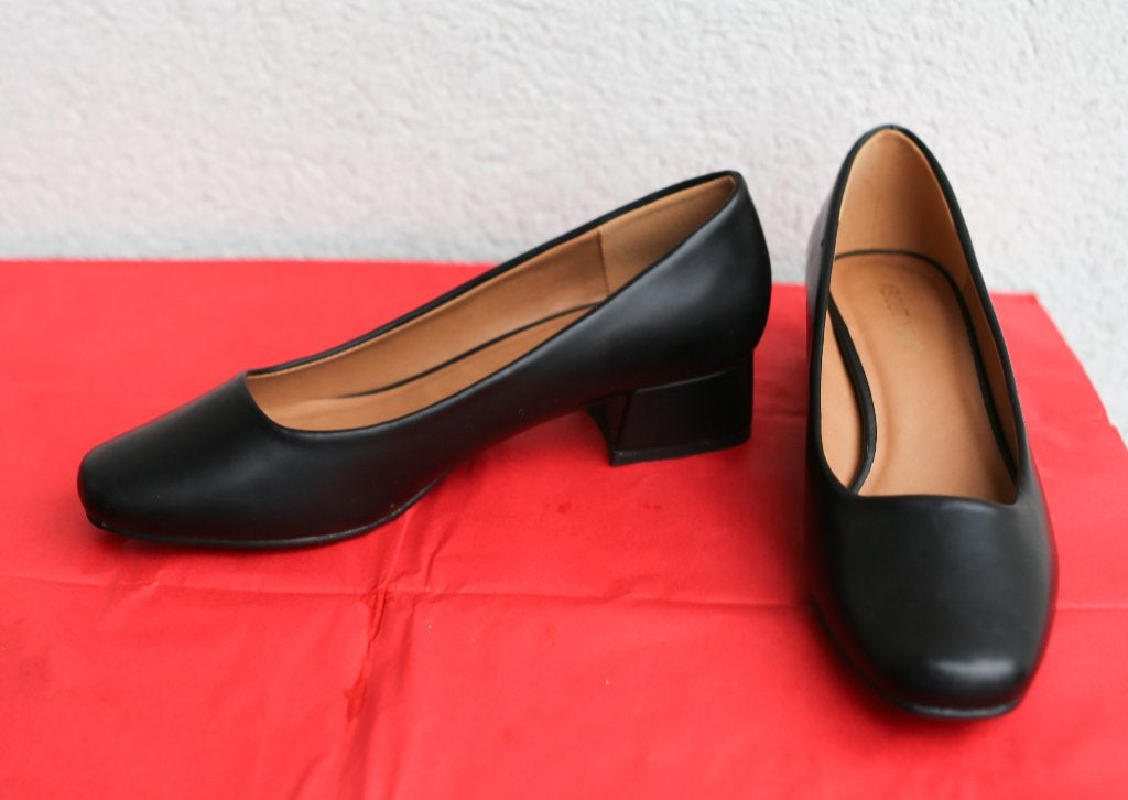 Nieuwe klassieke zwarte schoenen 37, Pumps, Zwart, Nieuw, Ophalen of Verzenden