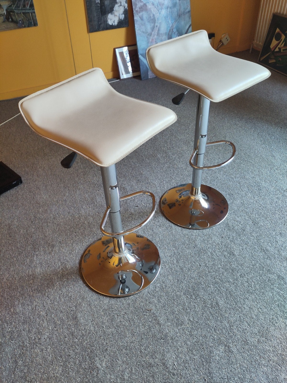 2 tabouret de bar blancs, Enlèvement