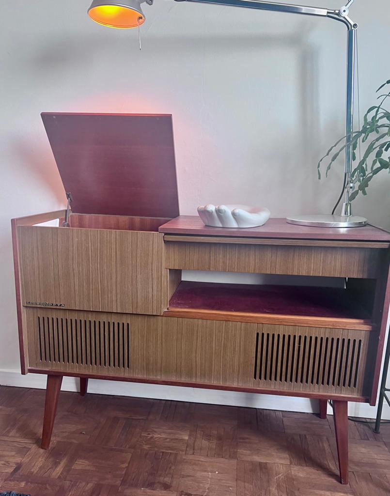 Platenspeler kast, Ophalen