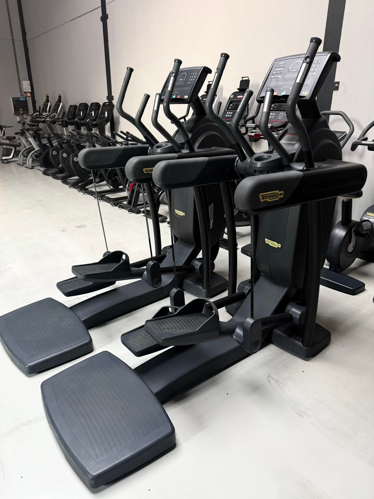 TECHNOGYM EXCITE 700 VARIO LED BLACK CROSSTRAINER/ STEP IN 1, Sport en Fitness, Ophalen of Verzenden, Zo goed als nieuw