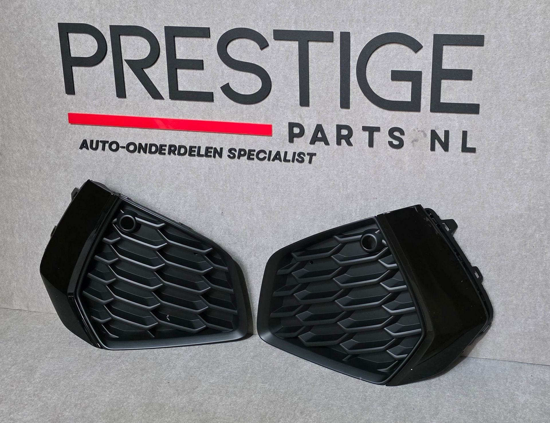 Audi A3 8Y S-line Grille Roosters Black Links & Rechts SET, Neuf, -, Origine de la pièce connue, -