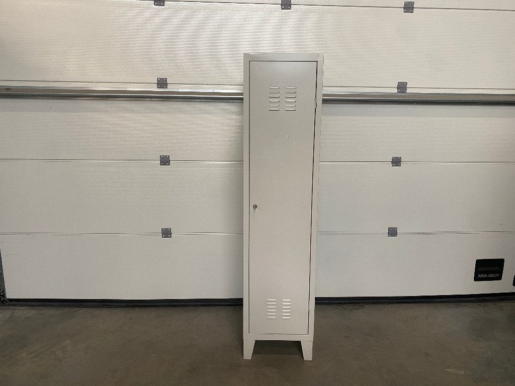 (119) Metalen smalle vestiairekast 1 deel met de sleutels, Ophalen
