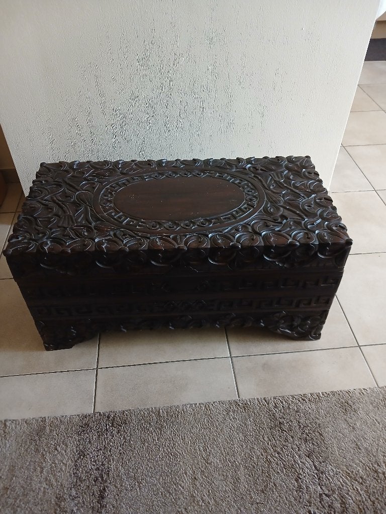 kist uit Indonesië hand gemaakt, Antiek en Kunst, Ophalen, Houtsnijwerk, 50 - 100 cm, Handgemaakt