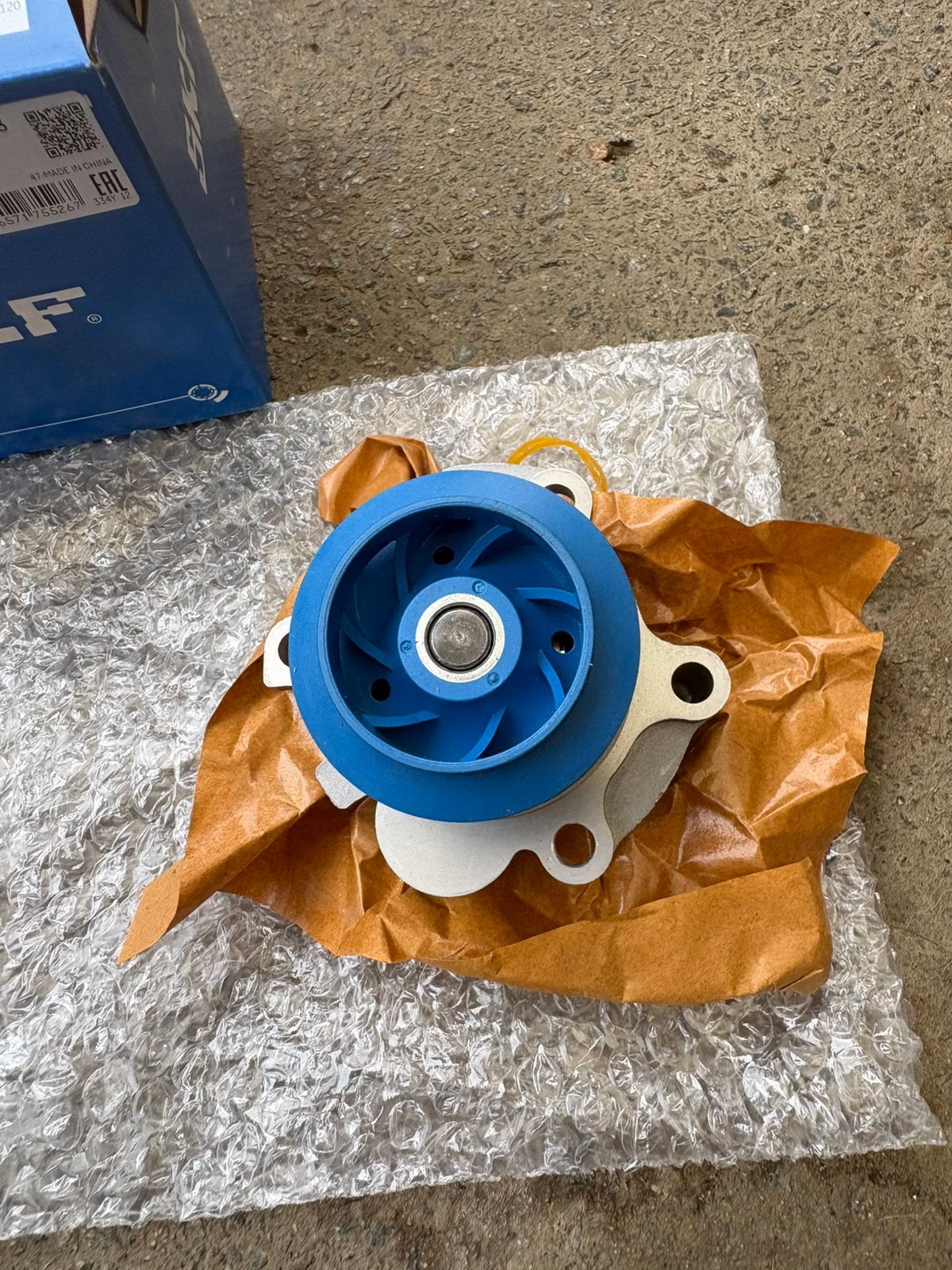 SKF Waterpomp voor een auto, Ophalen, Nieuw