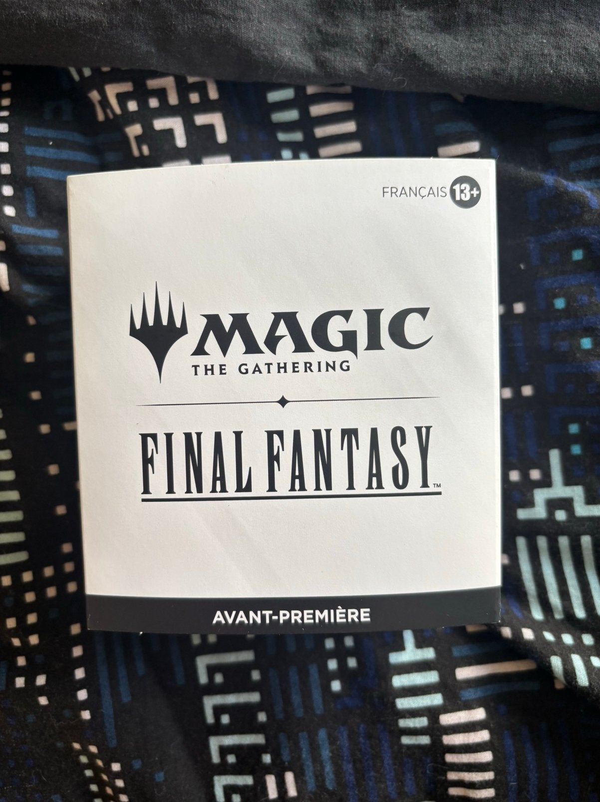 Kit avant premiere final fantasy magic the gathering en fr, Hobby & Loisirs créatifs, Enlèvement, Comme neuf