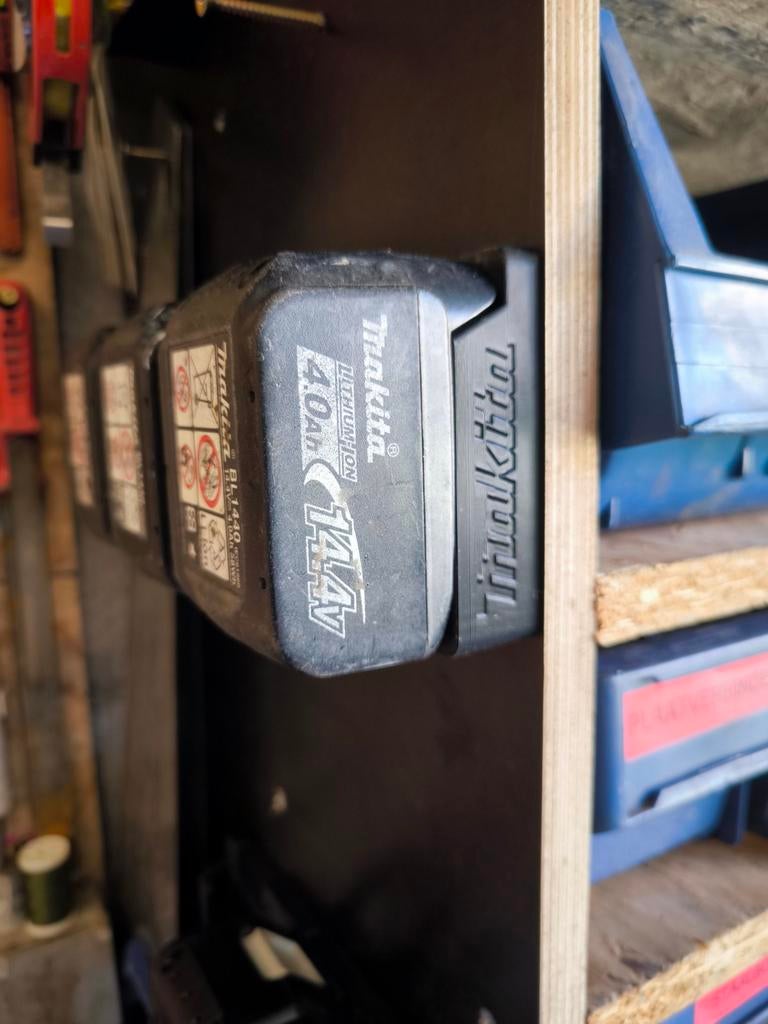 Makita batterijhouder, Enlèvement