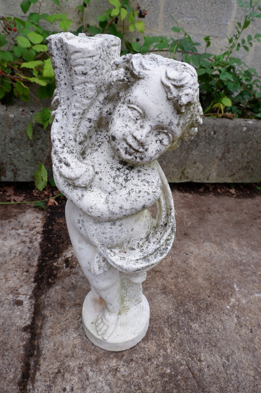 Statue en béton, Enlèvement, Béton