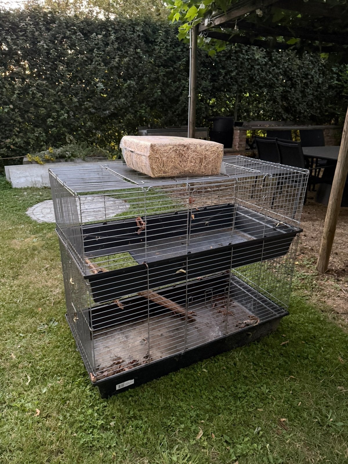 Groot konijnenhok 2 verdiepingen, Dieren en Toebehoren, Knaagdieren en Konijnen | Hokken en Kooien, Ophalen, Zo goed als nieuw